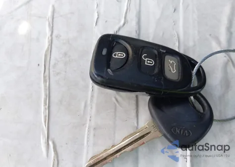 2008 Kia Optima Lx z USA, uszkodzony, nr VIN KNAGE123185198385